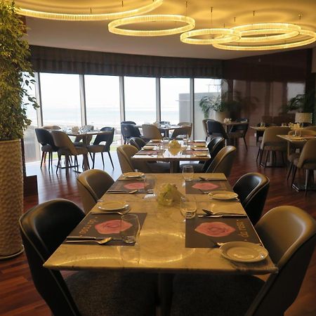 Fraser Suites Diplomatic Area Bahrain Manama Exterior photo The restaurant