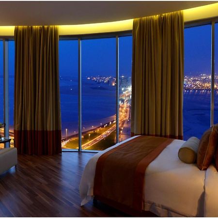 Fraser Suites Diplomatic Area Bahrain Manama Exterior photo A bedroom at the hotel