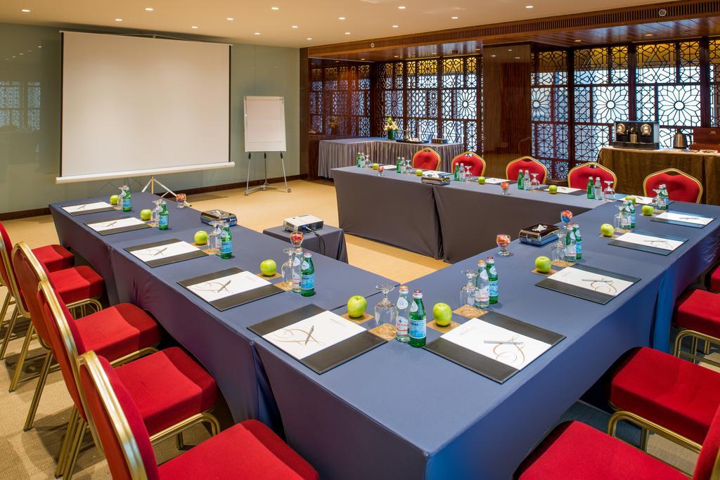 Fraser Suites Diplomatic Area Bahrain Manama Exterior photo Meeting room